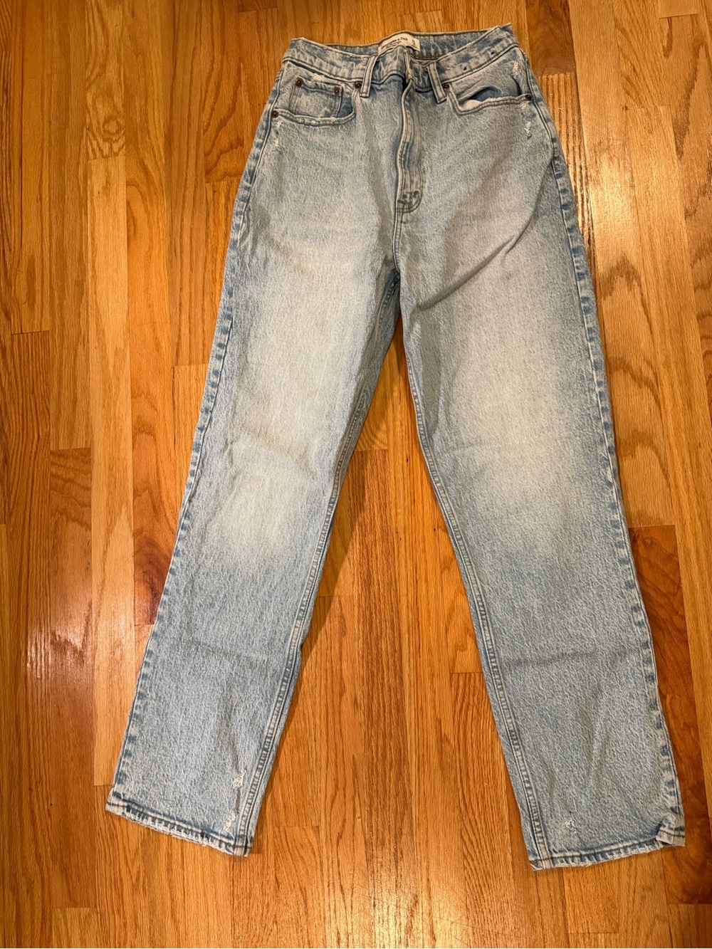 Abercrombie & Fitch Curve Love Women’s Light-Wash Jeans